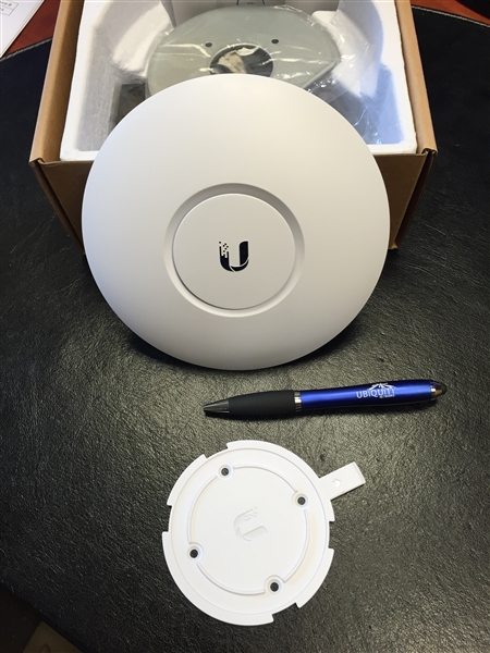 UniFi UAP-AC-LITE 5 Pack Dual Band Access Point by Ubiquiti Networks